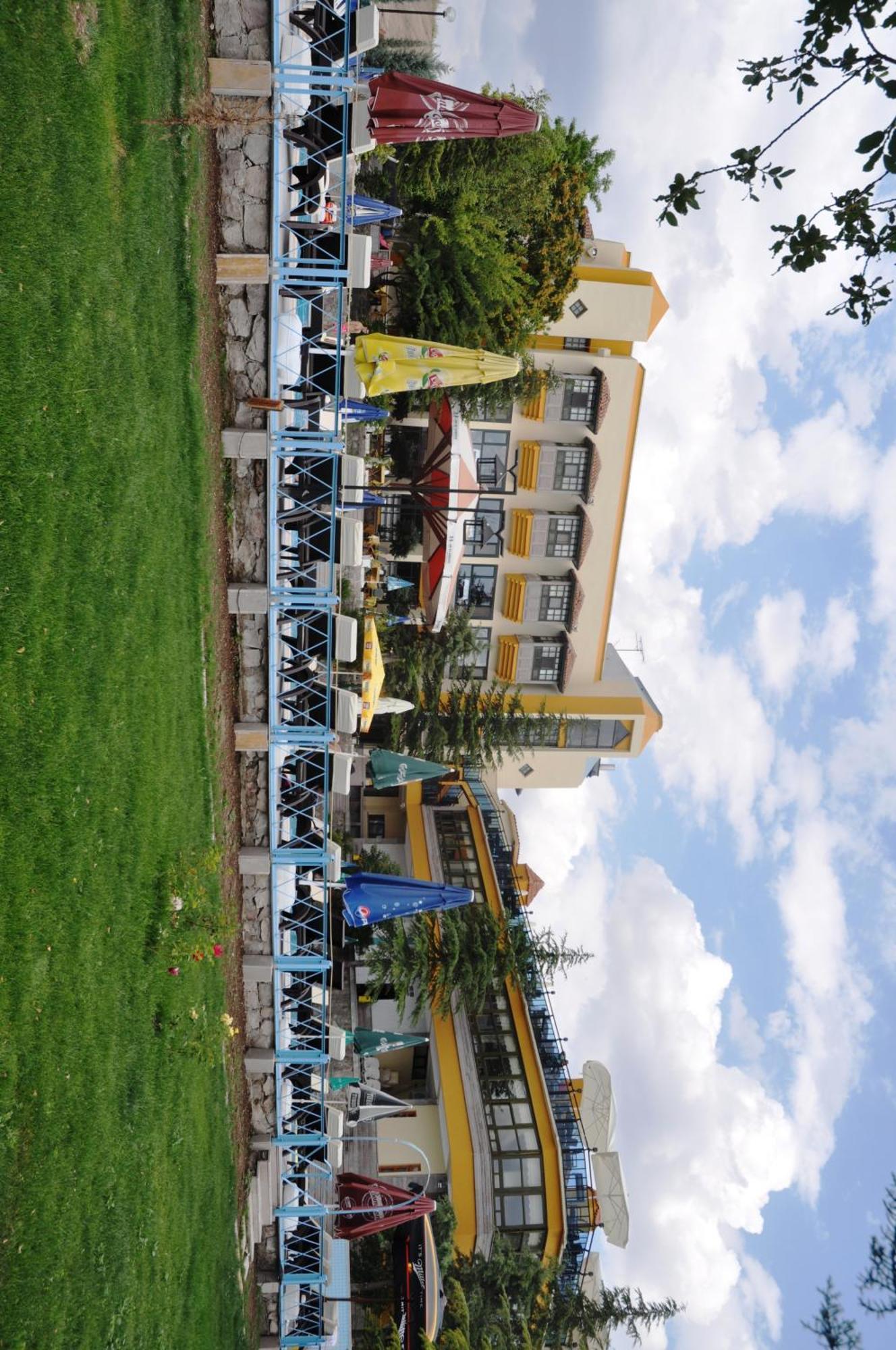 Ulasan Hotel Caravan Camping Ankara Bagian luar foto