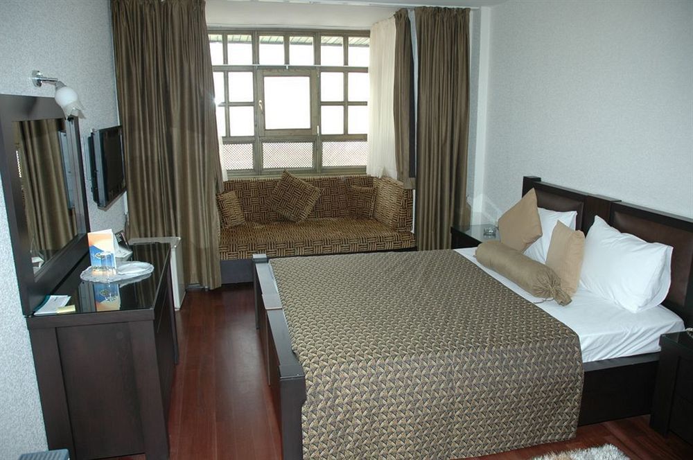 Ulasan Hotel Caravan Camping Ankara Bagian luar foto