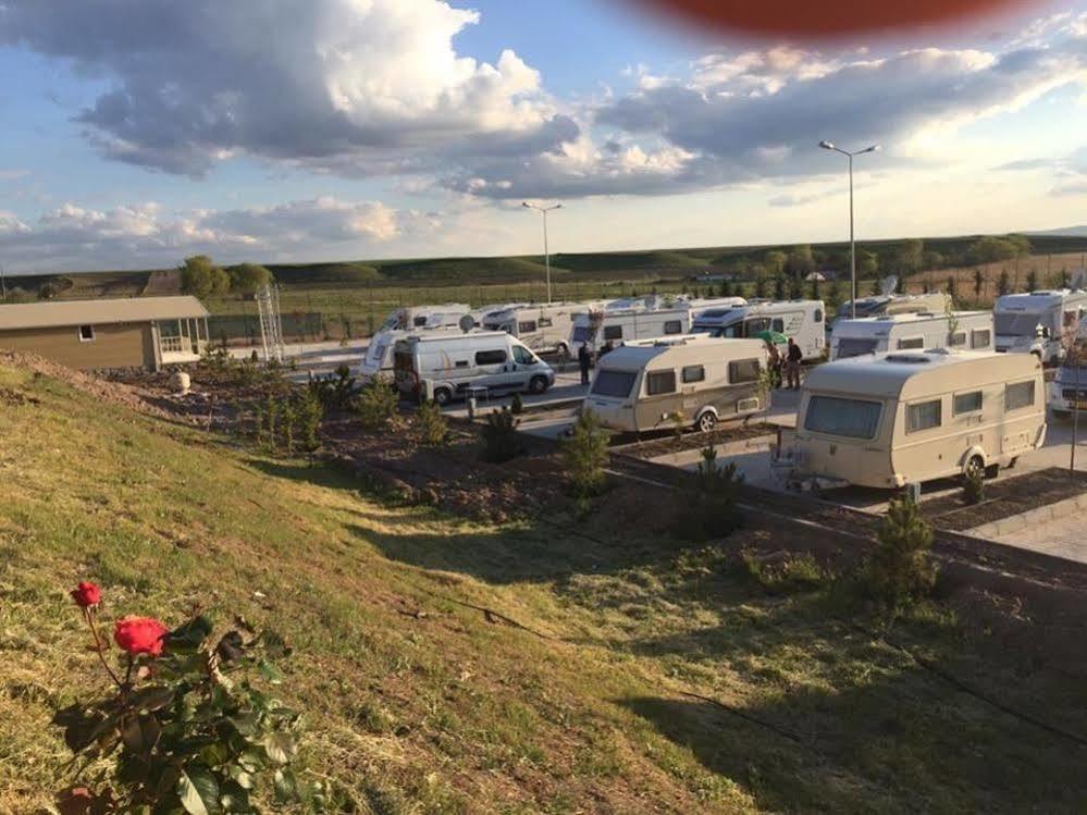 Ulasan Hotel Caravan Camping Ankara Bagian luar foto